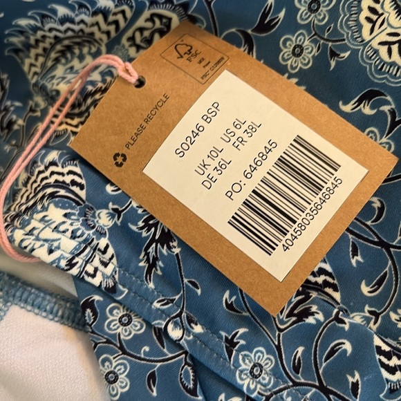 Boden women’s Blue Floral Swimsuit - size 6L - halter - padded bra - Picture 3 of 6